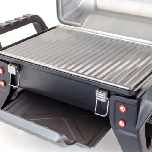 Test Char-Broil Grill2Go : le petit barbecue à gaz qui envoie plus que sa taille ne le laisse penser