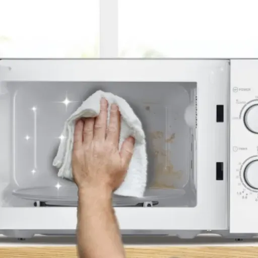 Avis Comfee CMSN 20 Wh : le micro-ondes mécanique simple et compact pour l’usage du quotidien