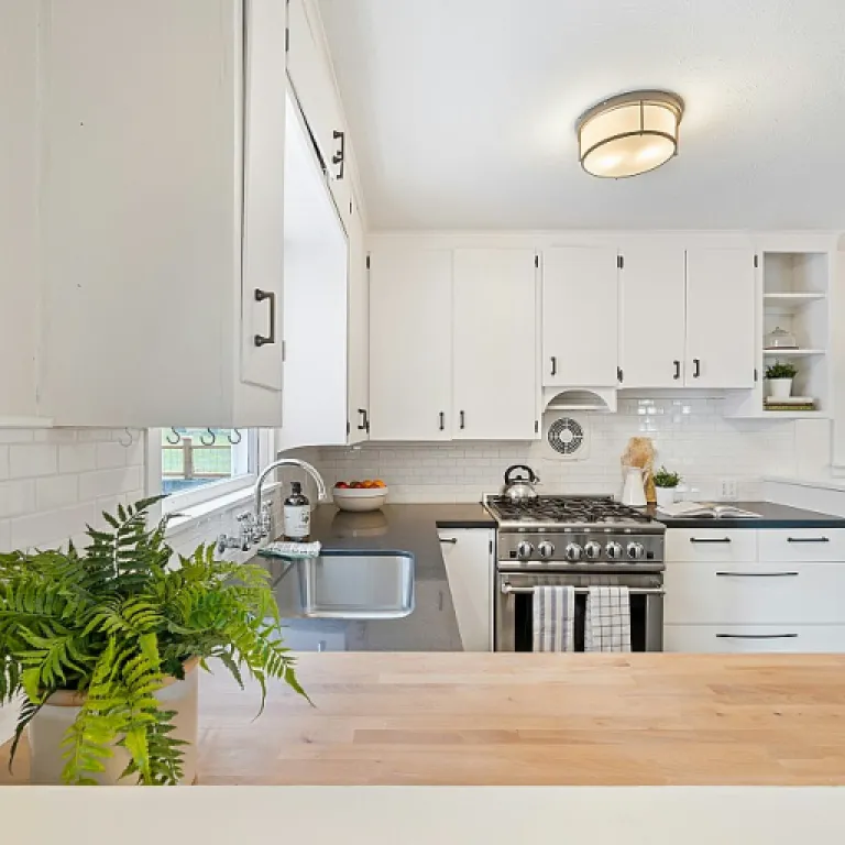 Bien choisir son évier et sa plaque de cuisson pour une cuisine fonctionnelle