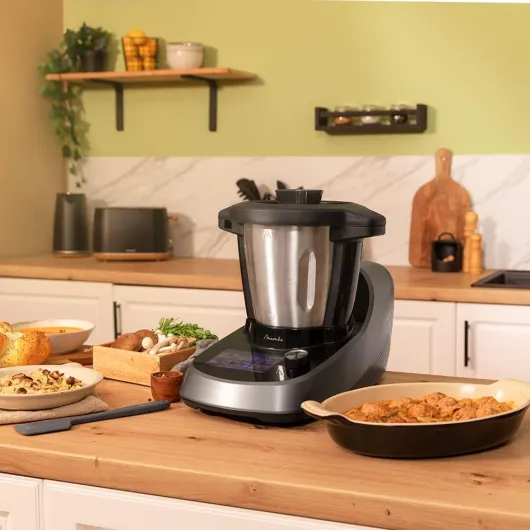 Robot de Cuisine Multifonction Mambo Touch - 1600 W, 37 Fonctions, Écran Tactile TFT 5" avec Livre de Recettes Intégré, Capacité de 3,3 Litres, Application, Balance et Jarre en Acier Inoxydable