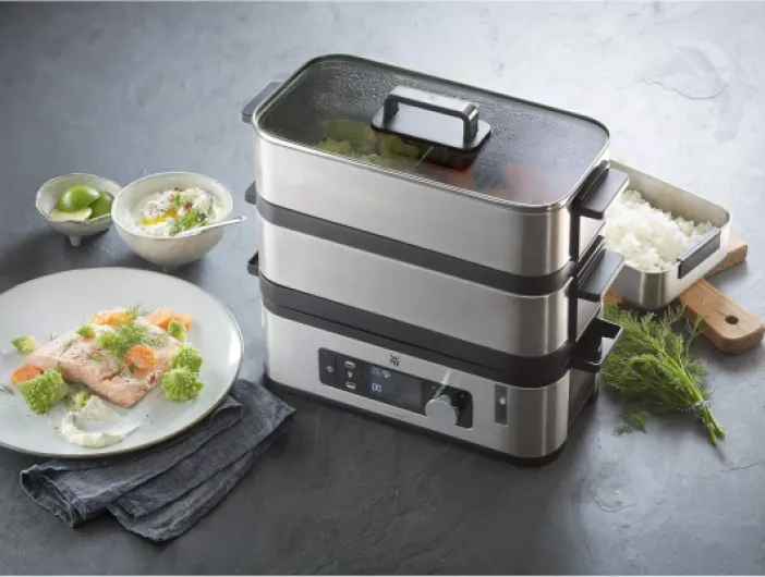WMF KITCHENminis Cuiseur Vapeur Electrique Ultracompact Design Elegant Inox Cromargan Haute Qualité 2,15L Sans BPA 2 Compartiments Cuisson Programmes Cuisson Légumes Riz Poisson 900W 0415090011 Unique