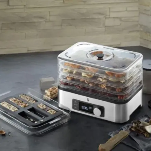 Test WMF KITCHENminis Déshydrateur : compact, propre, mais pas le plus rapide