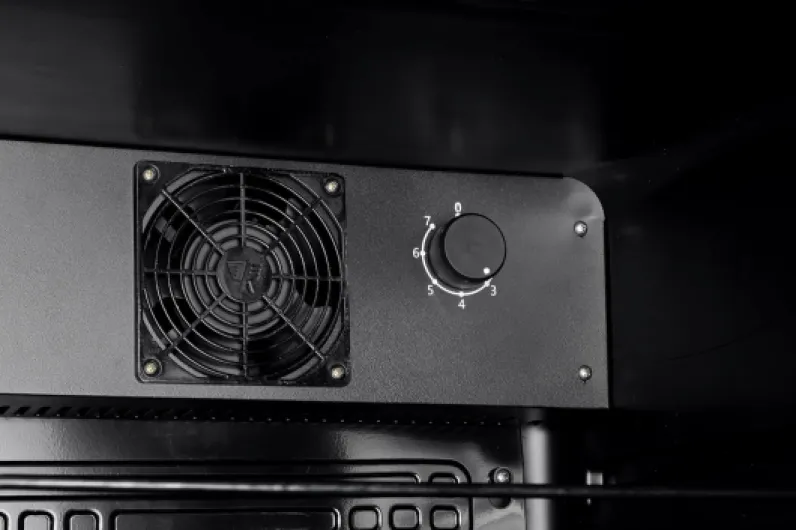 Réfrigérateur à Boissons GSC4280B, Vitrine Réfrigérée, 280 L, Réfrigération Ventilée, 210 W, Avec Serrure, Noir Noir 280 L